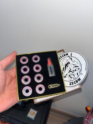 Cortine X playboy: skateboard bearings beschikbaar voor biedingen