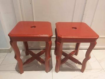 Vintage Massief Houten Stoelen – Minimalistisch Design!

 beschikbaar voor biedingen