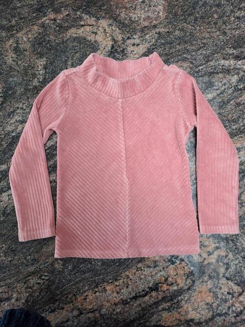 Pull à col roulé en velours rose t 98-104, Enfants & Bébés, Vêtements enfant | Taille 98, Comme neuf, Fille, Chemise ou À manches longues