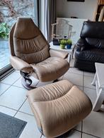 Beige leren fauteuil Stressless met poef, Ophalen, Gebruikt