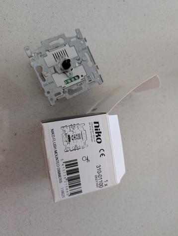 Niko - Socle variateur bouton rotatif 1-10V - 310-01100 beschikbaar voor biedingen
