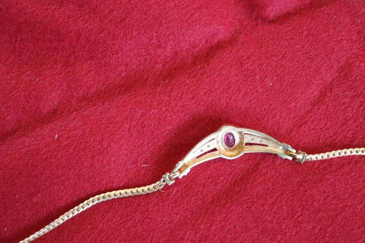 gouden dameshalsketting met robijnen en 6 diamanten, Handtassen en Accessoires, Kettingen, Zo goed als nieuw, Goud, Goud, Met edelsteen