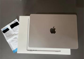 Macbook Air 13.6inch M2 Space Grey beschikbaar voor biedingen