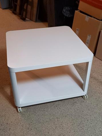 bijtafel/salontafel op wielen ikea beschikbaar voor biedingen