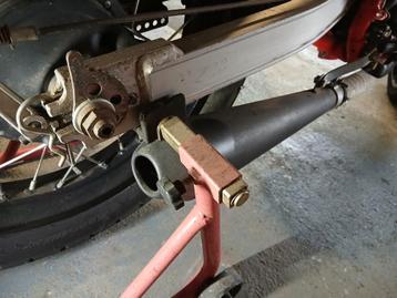 Uitlaat  beschikbaar voor biedingen