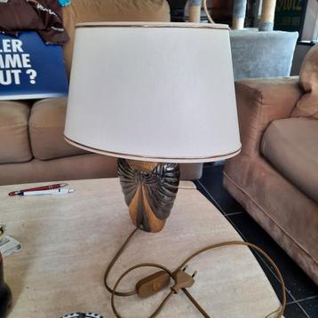 Lamp in zeer goede staat ! 15 euro . Afhalen !  beschikbaar voor biedingen
