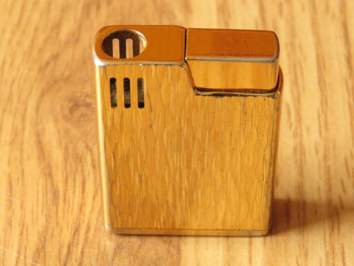 vintage Briquet de marque Sarome modèle SP-V en métal doré, Verzamelen, Rookartikelen, Aanstekers en Luciferdoosjes, Gebruikt