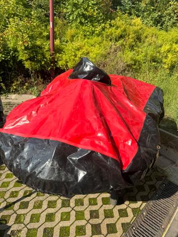 Kartdekzeil beschikbaar voor biedingen