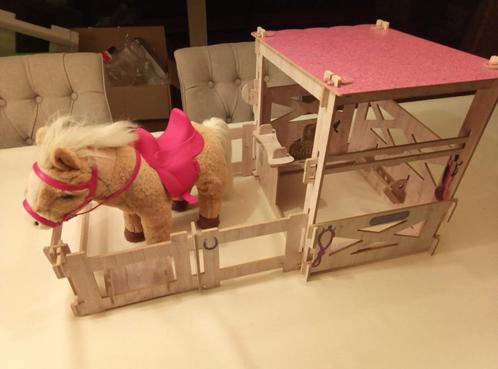 baby born paardenstal MET paard in nieuwstaat, Kinderen en Baby's, Speelgoed | Poppen, Zo goed als nieuw, Overige typen, Ophalen of Verzenden