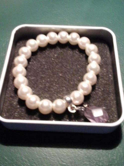 geluksarmband : parelarmband met steen in doosje, Handtassen en Accessoires, Armbanden, Nieuw, Overige materialen, Wit, Met bedels of kralen
