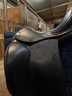 Selle de dressage Prestige 17p noire, Dieren en Toebehoren, Paarden en Pony's | Zadels, Ophalen, Zo goed als nieuw, Dressuur