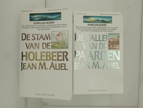 De Aardkinderen (deel 1 en 2) Jean M. Auel, Boeken, Fantasy, Zo goed als nieuw, Verzenden