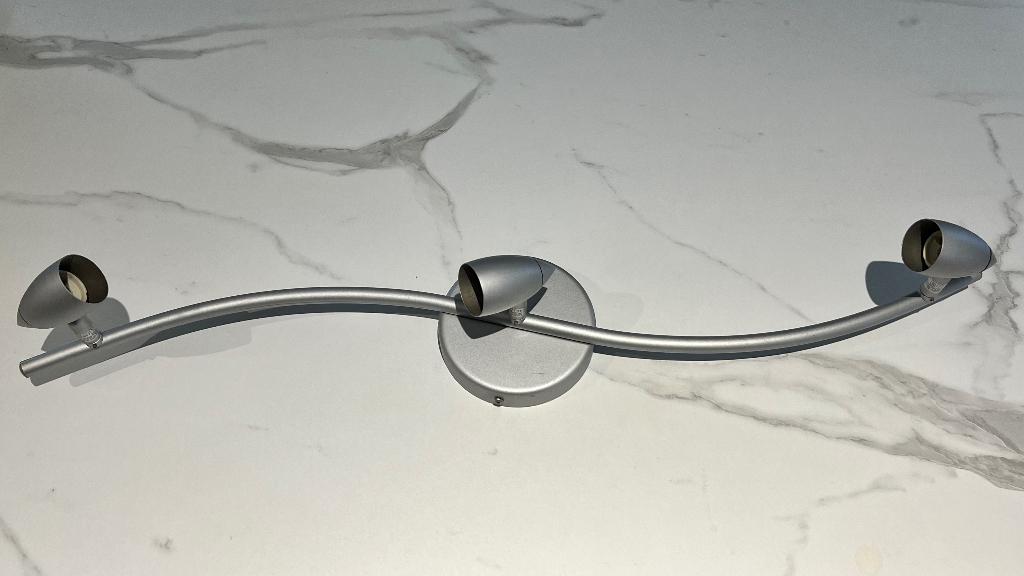 Spot Plafonnier 3 lampes GU10, Maison & Meubles, Lampes | Spots, Comme neuf, Métal ou Aluminium, Halogène, LED, Enlèvement