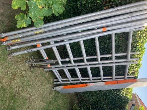 Alu stelling, fiberdeck ALTREX + afrasting,verkeersborden, Doe-het-zelf en Bouw, Steigers, Gebruikt, Gevelsteiger, 2 tot 5 meter