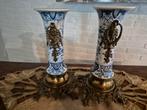 2 prachtige sierstukken Delft porselein en koperen ornamente, Ophalen of Verzenden