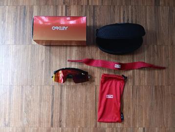 Oakley hydra zonnebril nog in verpakking beschikbaar voor biedingen
