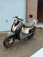 Scooter - brommer, Fietsen en Brommers, Ophalen, Zo goed als nieuw