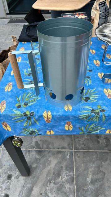Starter houtskool BBQ beschikbaar voor biedingen