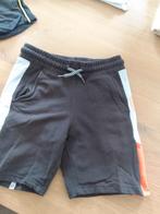 Vingino short maat 128, Kinderen en Baby's, Kinderkleding | Maat 128, Ophalen of Verzenden, Zo goed als nieuw