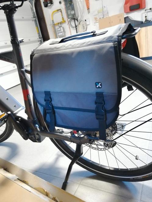 Sacoche vélo Btwin 2x15 litres, Fietsen en Brommers, Fietsaccessoires | Fietstassen, Zo goed als nieuw, Ophalen