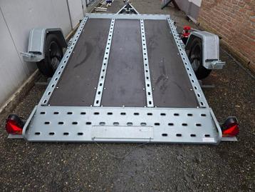 Hydraulisch zakbare motortrailer beschikbaar voor biedingen