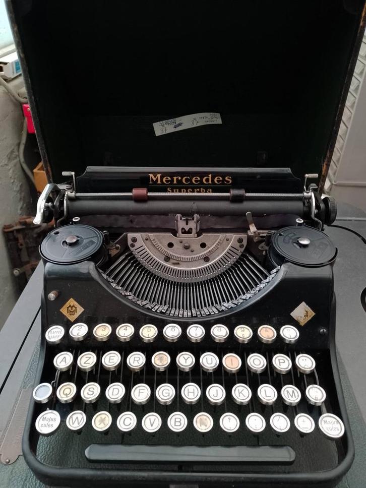 Mercedes superba, Divers, Machines à écrire, Utilisé, Enlèvement