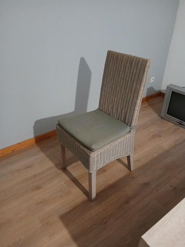 Lot de 4 chaises en rotin (+ housses kaki). Très bon état!!!, Maison & Meubles, Chaises, Comme neuf, Enlèvement