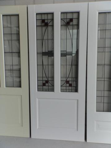 Diverse ex. showroom binnen deuren - met hoge kortingen weg! beschikbaar voor biedingen