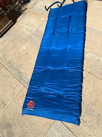 Fun Camp zelfvullende matras beschikbaar voor biedingen