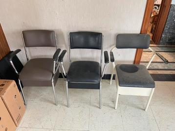 Toiletstoel beschikbaar voor biedingen