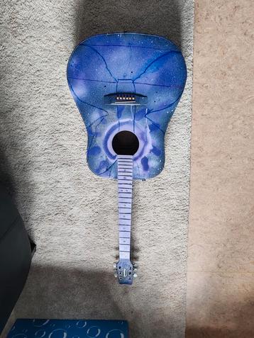 oude elektrische gitaar. beschikbaar voor biedingen