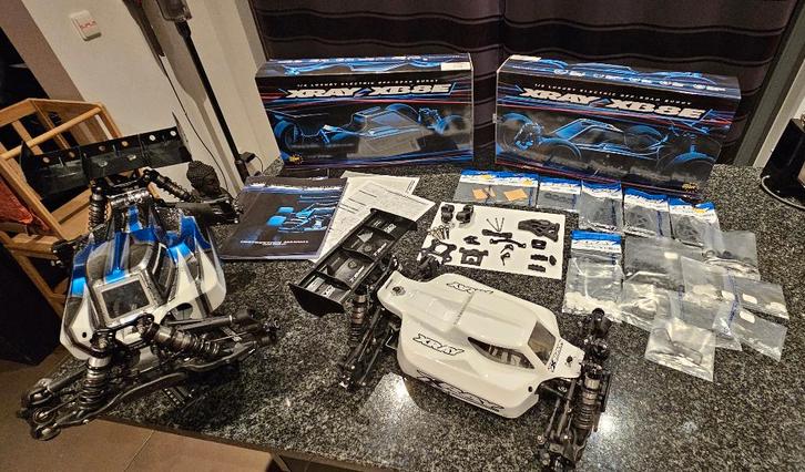 Lot de 2 chassis Xray XB8E 2024 (Brushless), Hobby en Vrije tijd, Modelbouw | Radiografisch | Auto's, Gebruikt, Auto offroad, Elektro