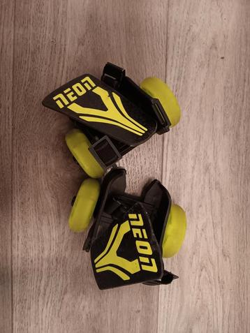 Neon street rollers  disponible aux enchères