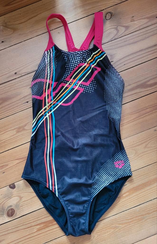 Badpak/zwempak - zwart/kleur - Arena, Kinderen en Baby's, Kinderkleding | Kinder-zwemkleding, Zo goed als nieuw, Badpak, Maat 152