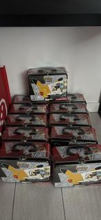 Celebrations collector chest, Hobby en Vrije tijd, Verzamelkaartspellen | Pokémon, Ophalen of Verzenden, Nieuw, Boosterbox