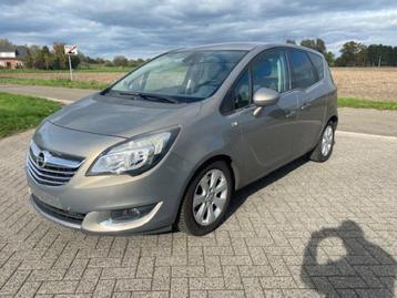 Meriva automaat mindervallide wagen met gas/rem aant stuur beschikbaar voor biedingen