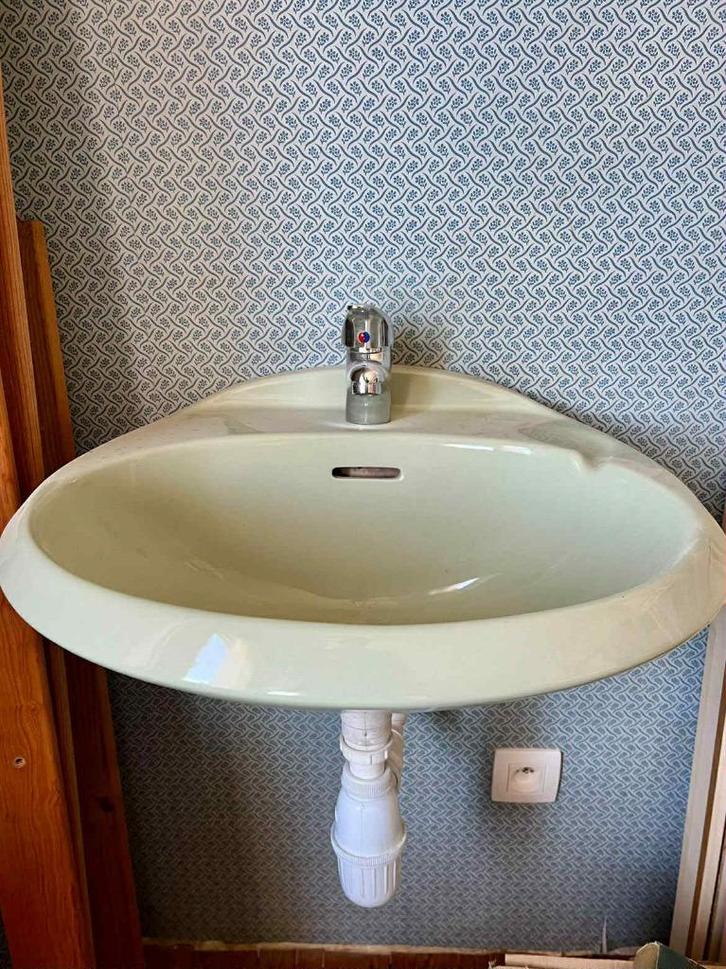 Vintage pastel (lichtblauw of groen) lavabo: 25 euro, Maison & Meubles, Salle de bain | Meubles de Salle de bain, Comme neuf, Lavabo ou Évier