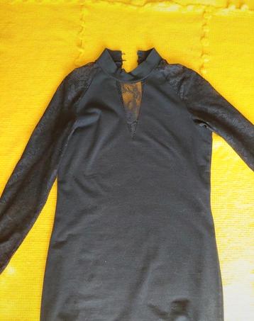 Robe noire only L beschikbaar voor biedingen