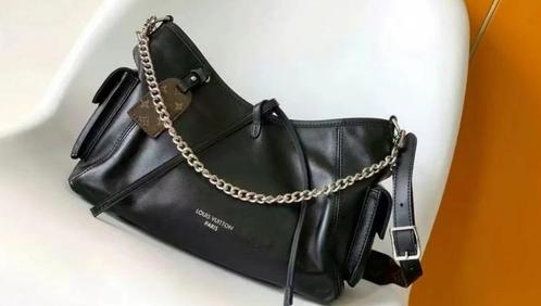 Elegante zwarte handtas met ketting (nieuw), Handtassen en Accessoires, Tassen | Damestassen, Nieuw, Handtas, Zwart, Ophalen of Verzenden