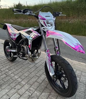 Beta RR50 SM  customized Bold design beschikbaar voor biedingen