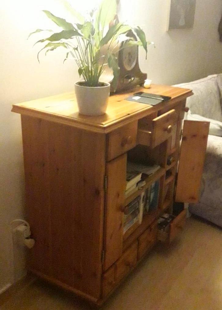 Mooi Degelijk Houten Kastje breed 87, hoog 92 en 45cm diep., Huis en Inrichting, Kasten |Televisiemeubels, Ophalen
