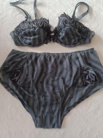 Lingeriesetje marie-jo nachtblauw 70-85B  beschikbaar voor biedingen