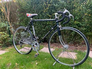 Retro koersfiets beschikbaar voor biedingen