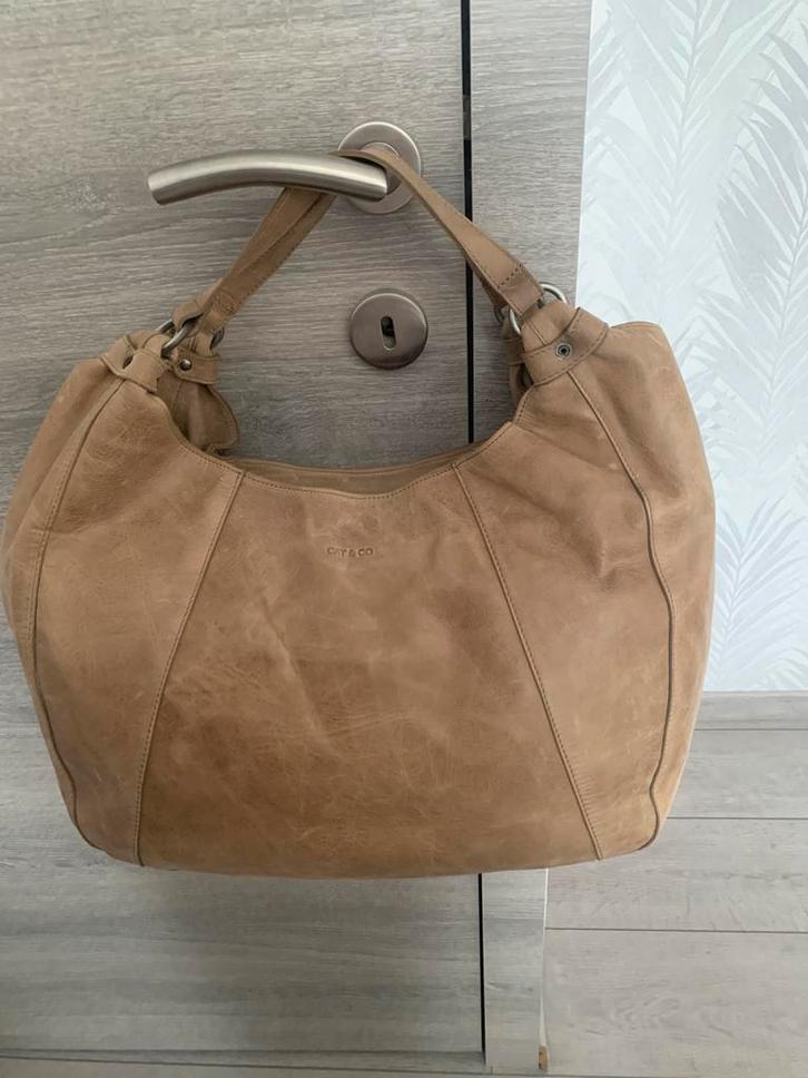 Lederen dameshandtas vest en laarzen, Handtassen en Accessoires, Tassen | Damestassen, Nieuw, Ophalen