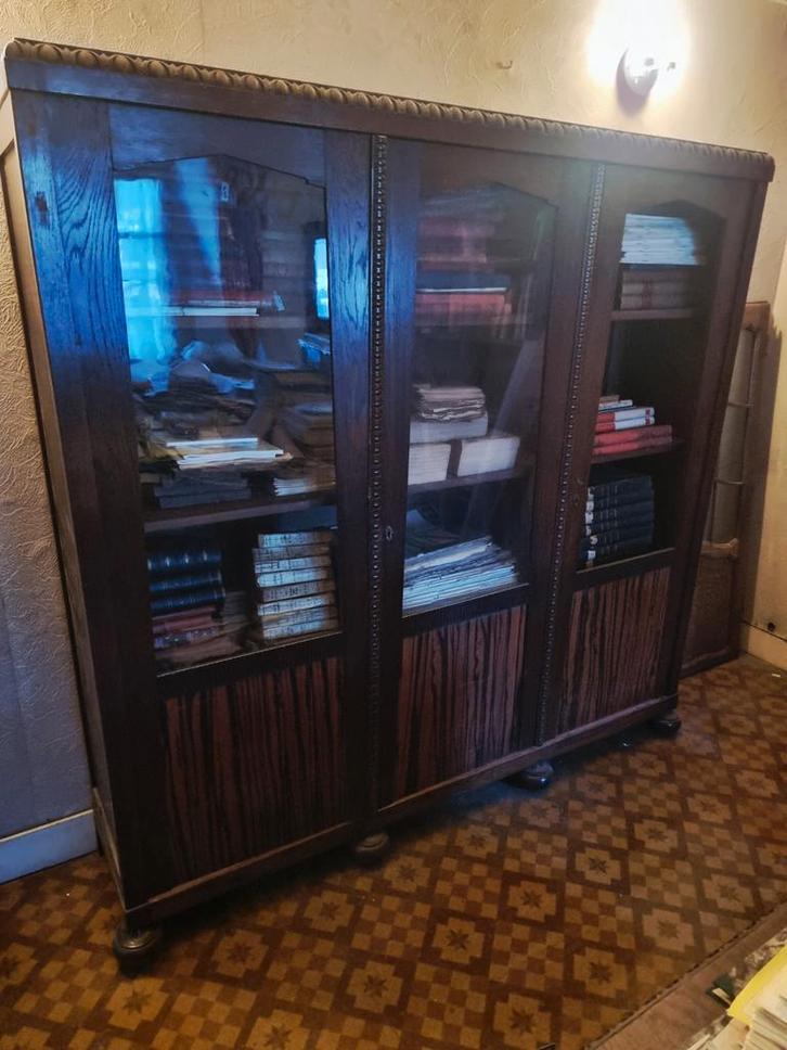 Ancienne armoire/bibliothèque vitrée 3 portes, Maison & Meubles, Armoires | Bibliothèques, Enlèvement