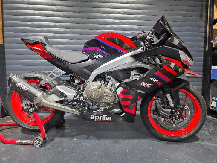 Aprilia rs457 circuit motor met papieren, Motos, Motos | Aprilia, Particulier, Sport, jusqu'à 11 kW, 2 cylindres, Permis Moto A1 minimum