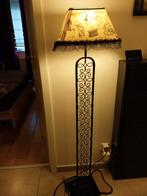 Zelfgemaakte vloerlamp met lampenkap, Ophalen, Gebruikt, Crème, Rechthoekig