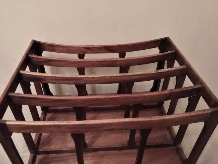 Magazine bois exotique - bibliothèque 2 tiroirs CANTERBURY, Antiquités & Art, Art | Sculptures & Bois, Enlèvement ou Envoi