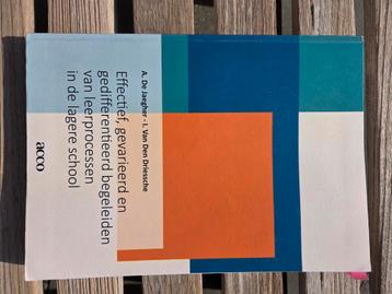 Schoolboeken opleiding lager onderwijs beschikbaar voor biedingen