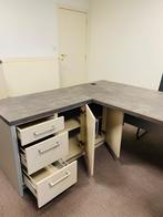 Bureau + stoelen, Ophalen, Zo goed als nieuw